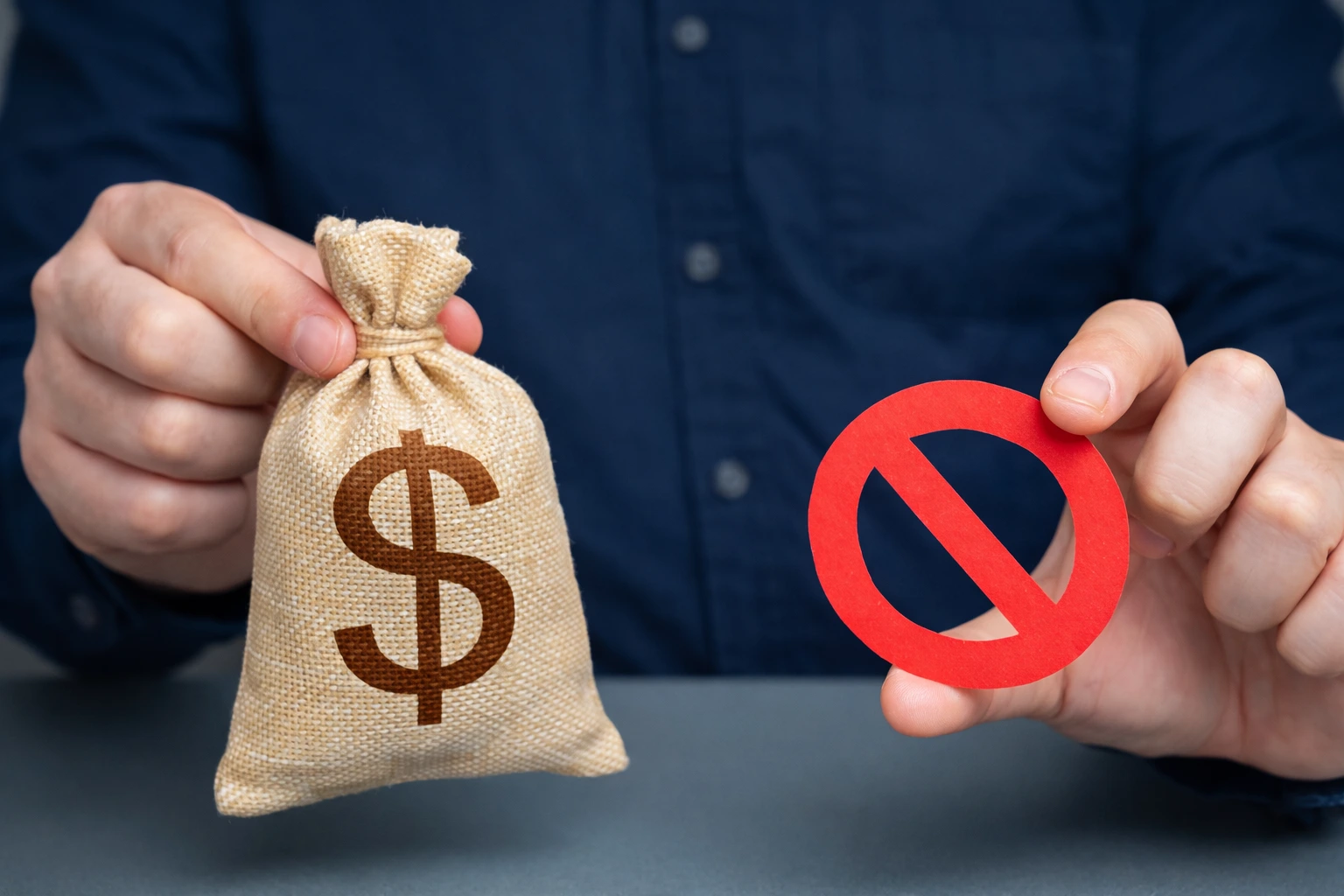 How to Avoid Bank Fees in the U.S. 2026