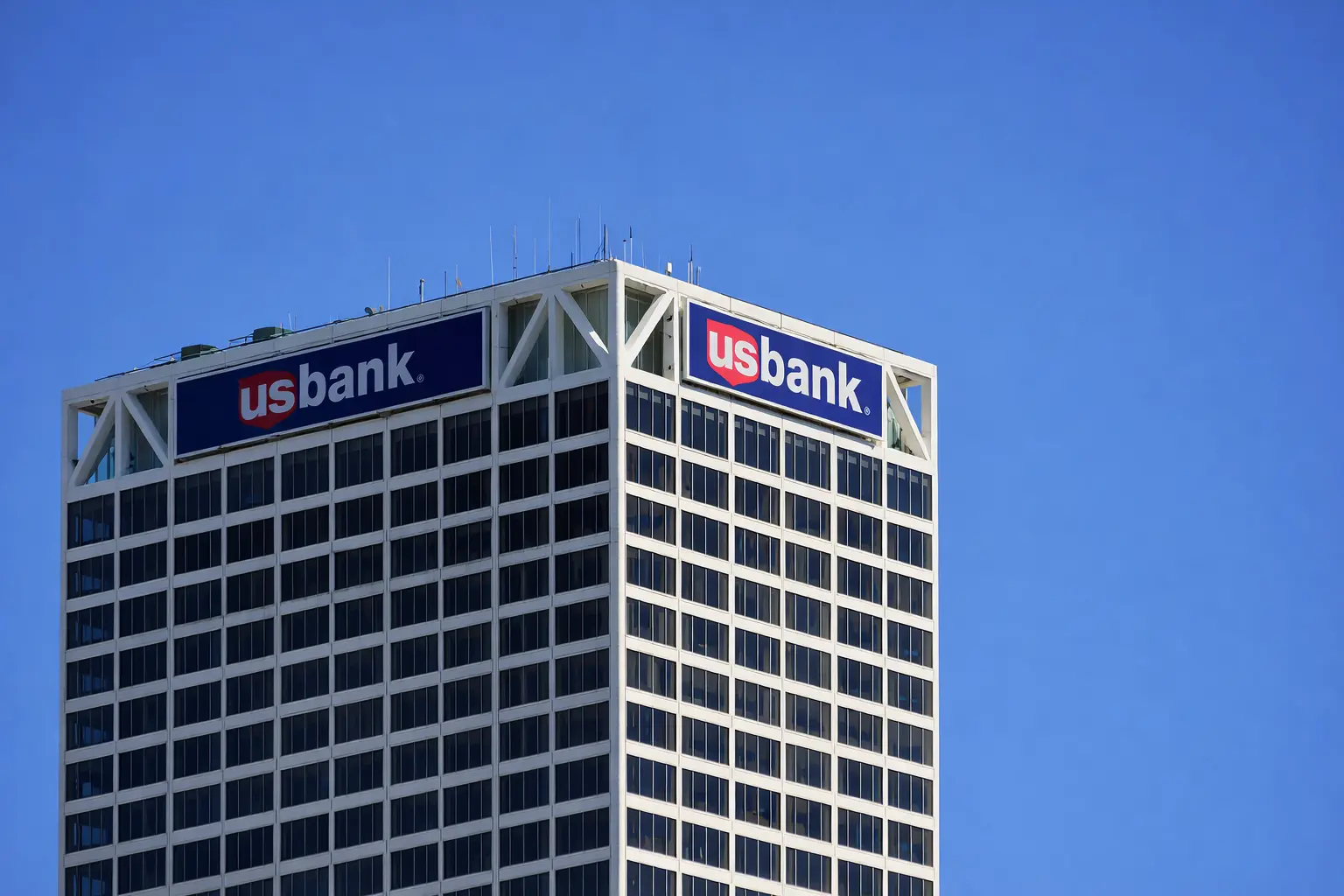 federal holidays liquidity shifting through U.S. banking settlement systems