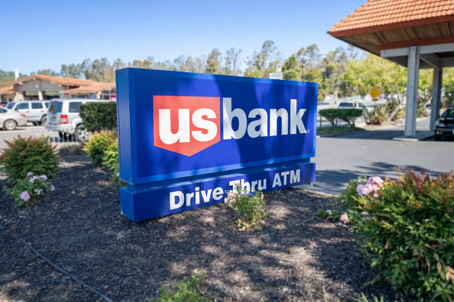 U.S. bank branch exterior during Presidents’ Day liquidity flows holiday settlement pause in 2026