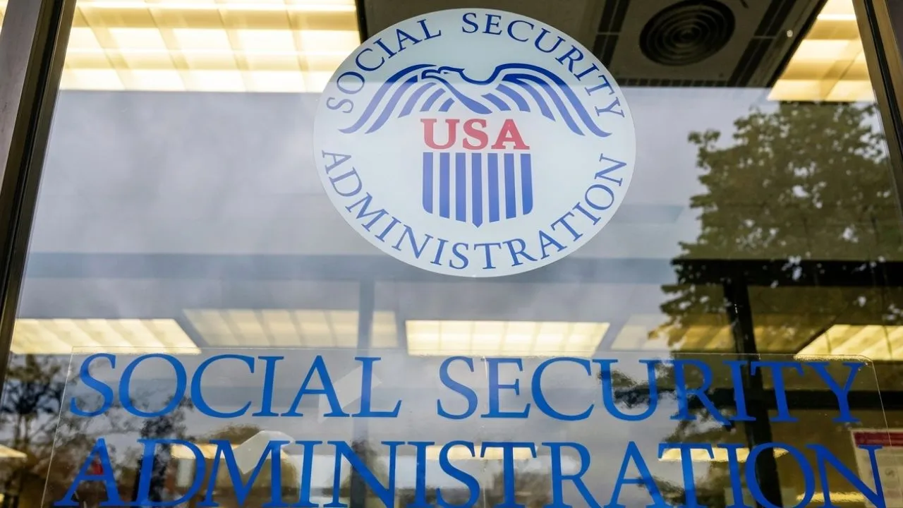 May 2026 Social Security payment dates calendar showing May 1 for SSI and pre-1997 recipients May 13 for birthdays 1 through 10 May 20 for birthdays 11 through 20 and May 27 for birthdays 21 through 31