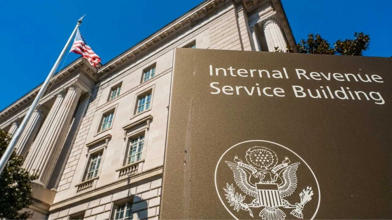 U.S. federal courthouse representing the judge's questioning of jurisdiction in Trump's $10 billion lawsuit against the IRS over tax record disclosures