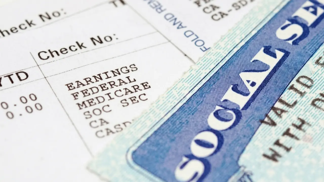 United States map with eight states highlighted showing where Social Security benefits are still taxed
