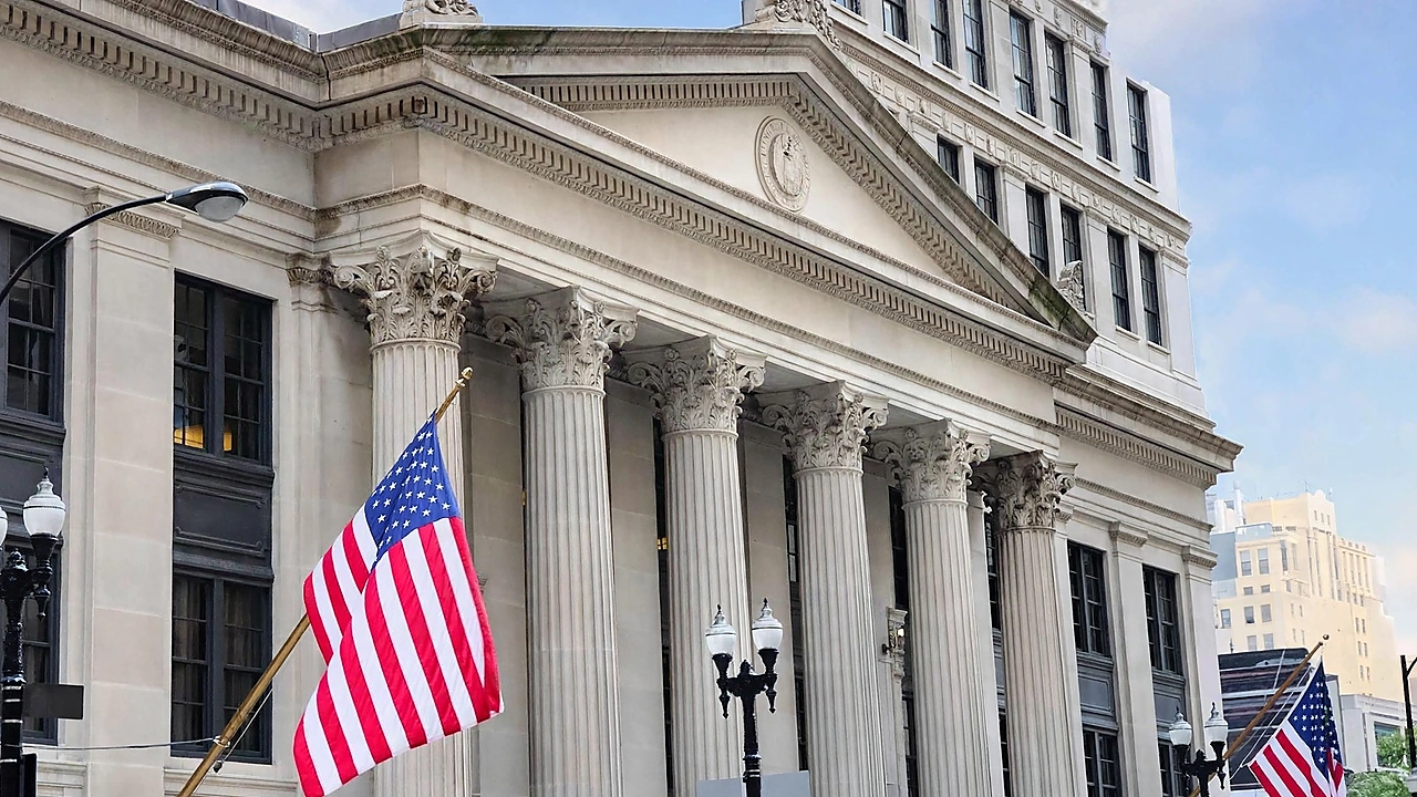 Chicago Fed Activity Index Falls to -0.04 as Production Weakens