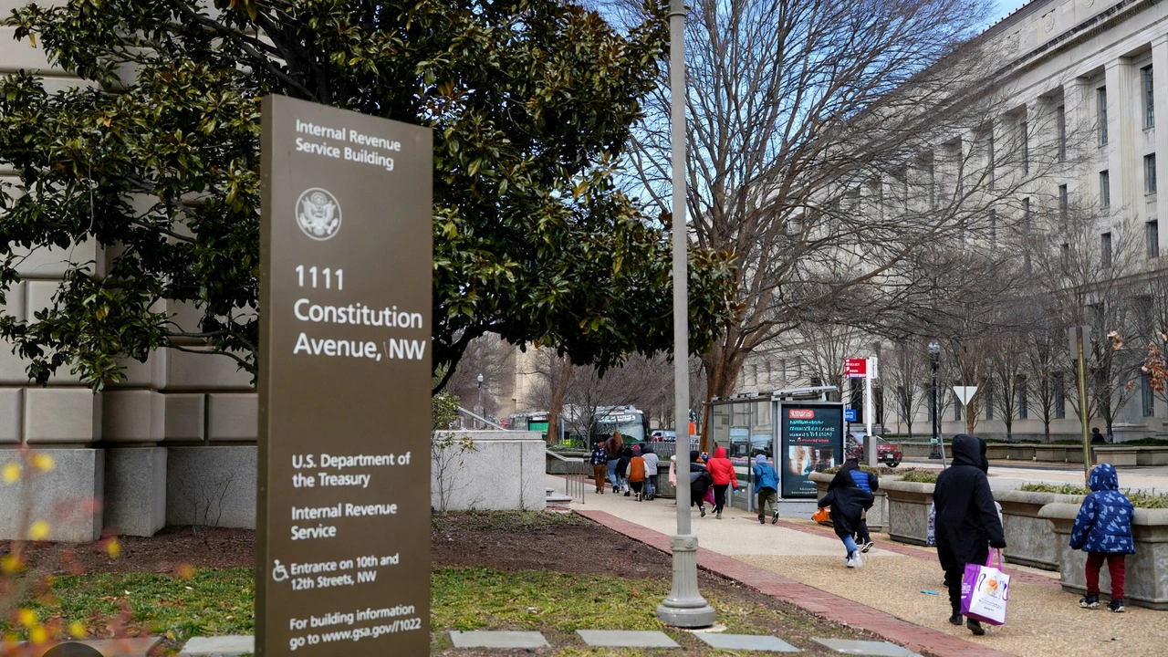 IRS App vs. IRS Online Account: Features, Limits and Security Explained